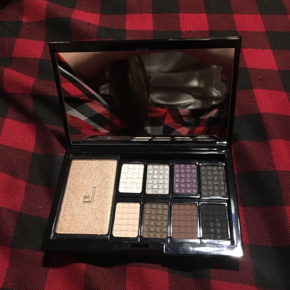 Doucce Freematic Smokey Eyeshadow Pallette